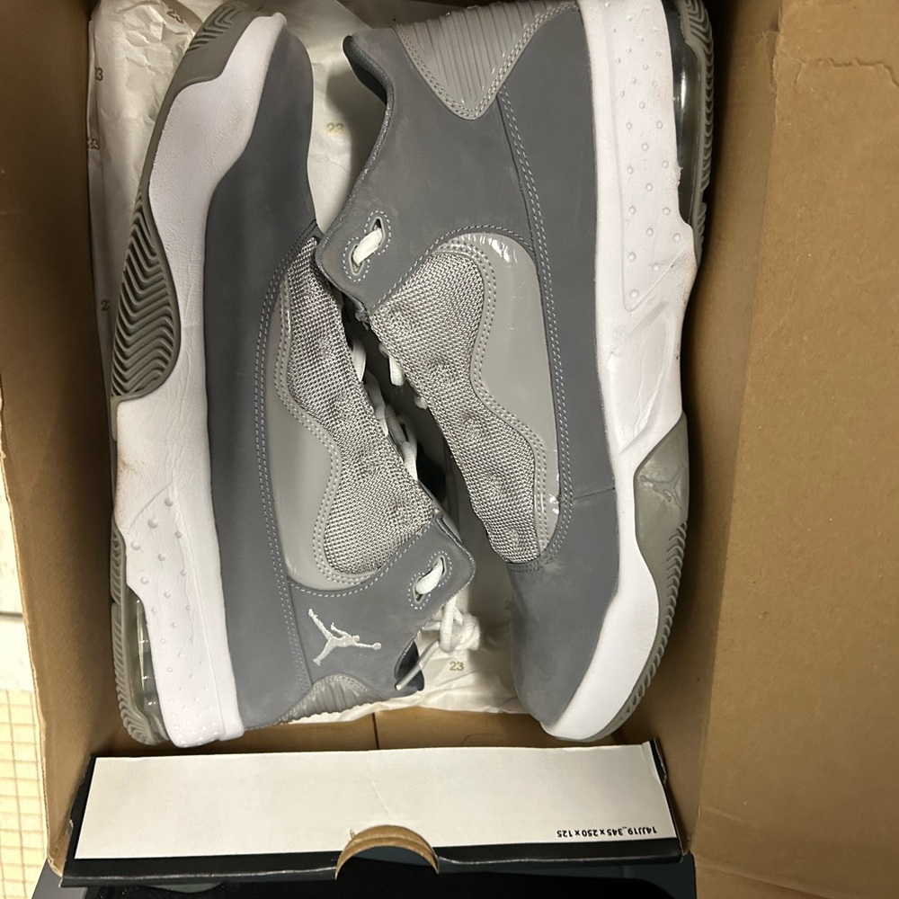 Jordan max aura clean pre owned